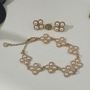 Elegant Gold and Pearl Jewelry Set